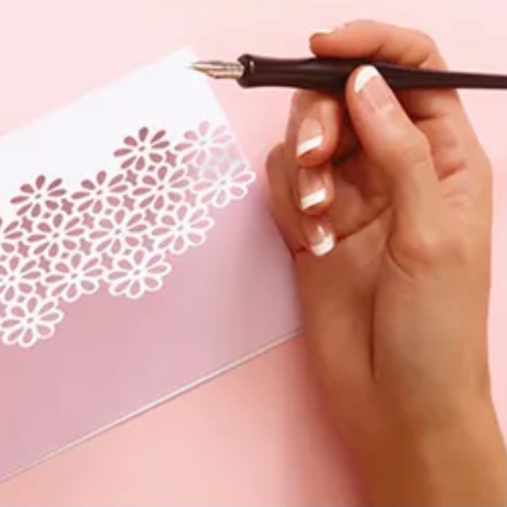 Meet Me In Paris - French Mani